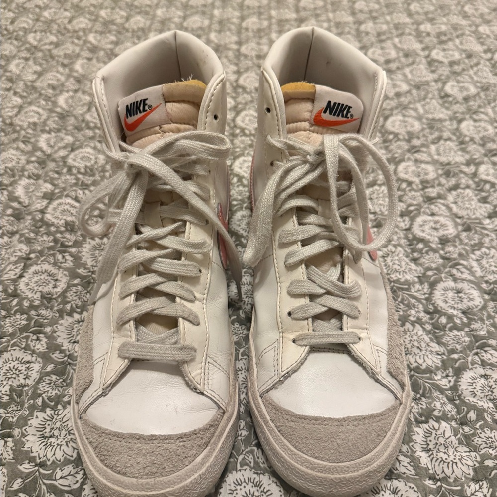 Nike High-Top Sneakers in White and Gray with Pink Nike Swish